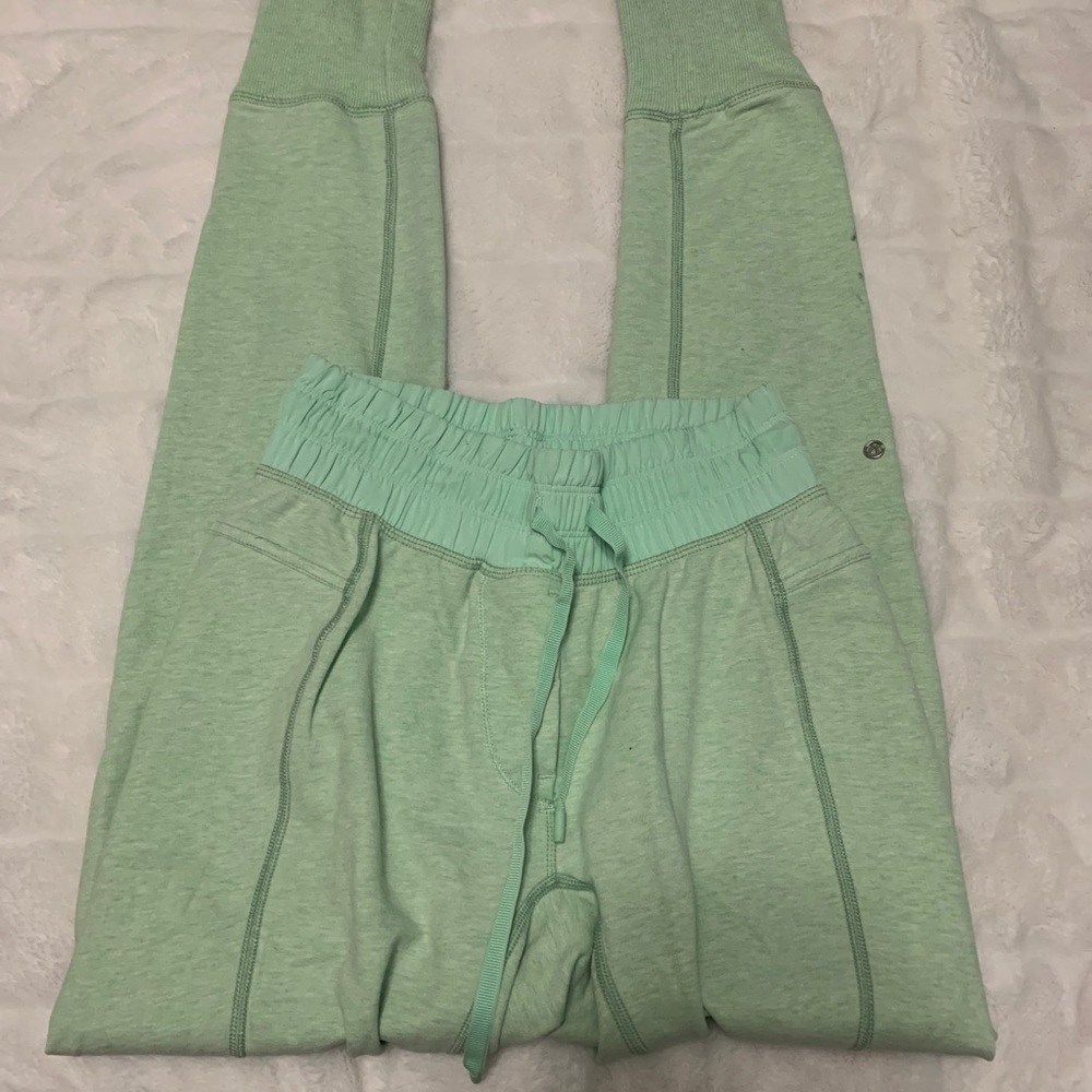 lululemon joggers
